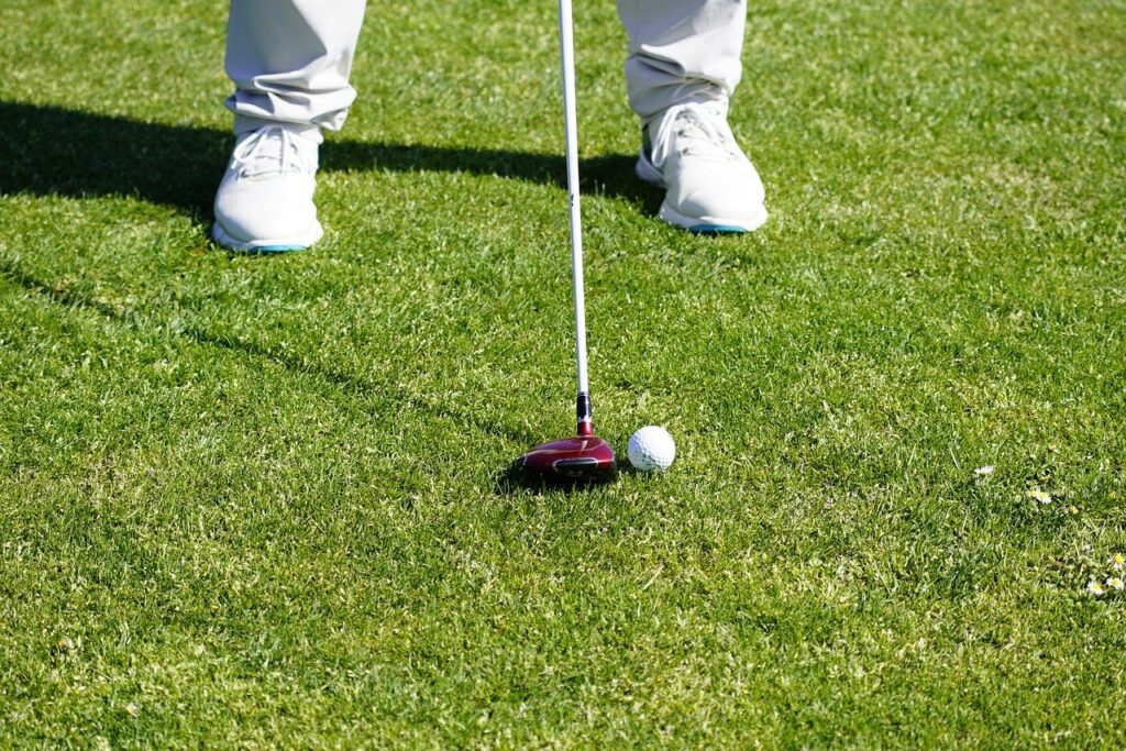 フェアウェイバンカーの打ち方に役立つコツは？