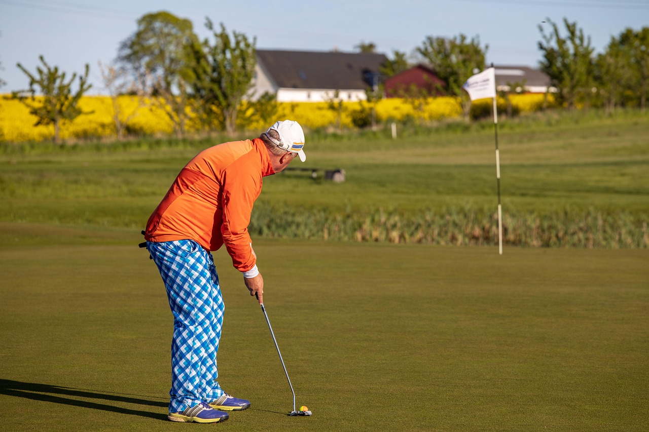 ゴルフのプロが直伝するパターのコツとは？