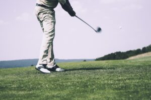 ゴルフのパター上達は独学で可能？成功するためのコツとは？
